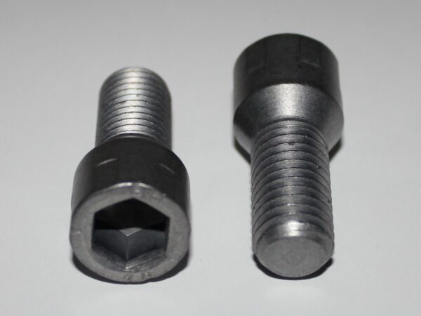 Monteringsbult M12x1.75 L22XIS D17.3