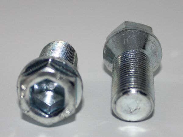 Monteringsbult M14x1.25 L22XI